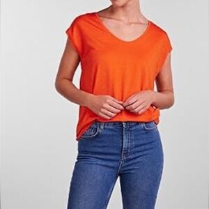 CAbi top Orange U neck Short Sleeve Women's Tee women's size small